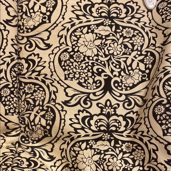 Elegant Padded Black and Cream Lunch Tote Bag by Fit & Fresh (14” H x 7” W) - Picture 2 of 7